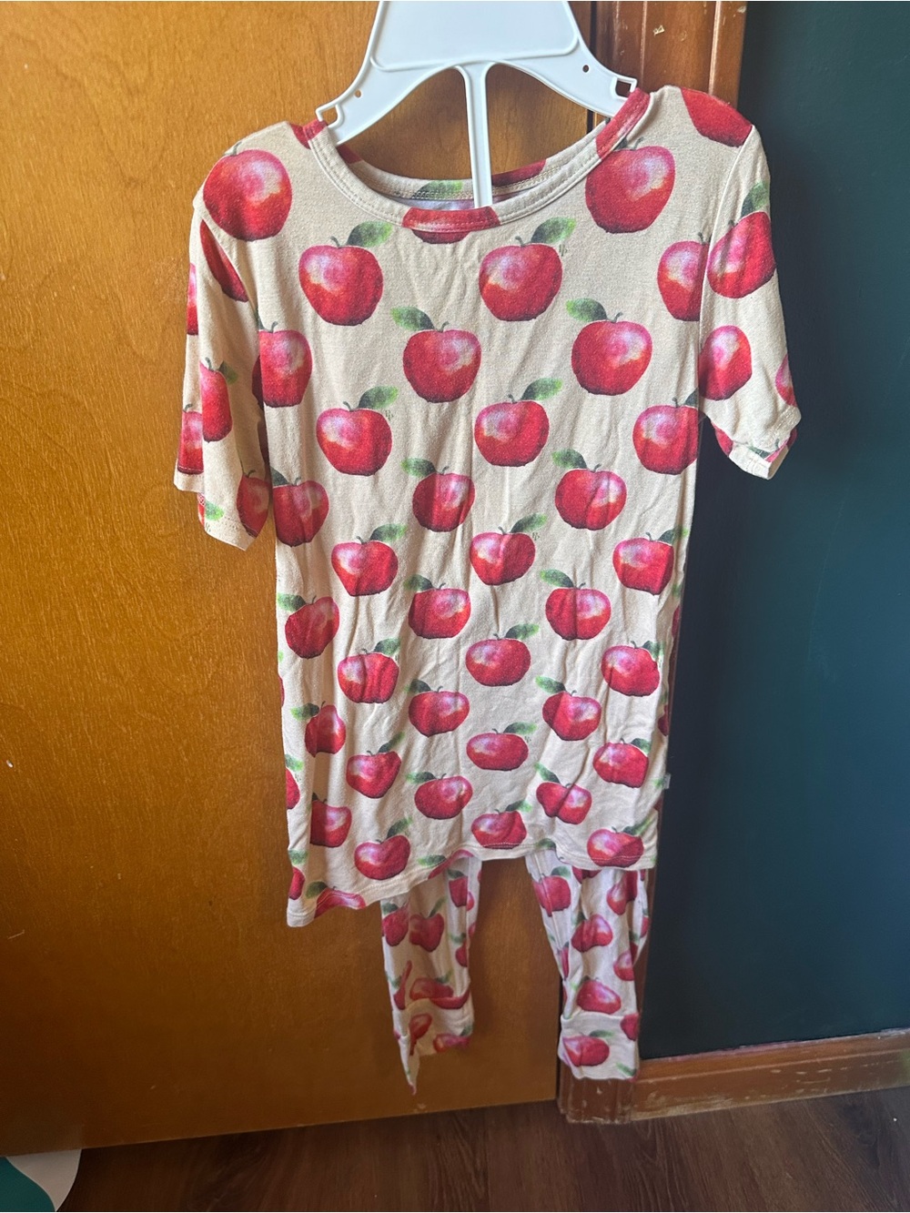 Posh Peanut Red Apple Print Pajama Set size 5t